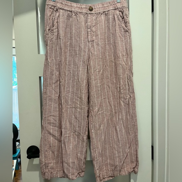 linen blend pants.Petite(5’6”&under) waist:41.5 in, hips:49 in, thighs: 29.5 in - Picture 5 of 11